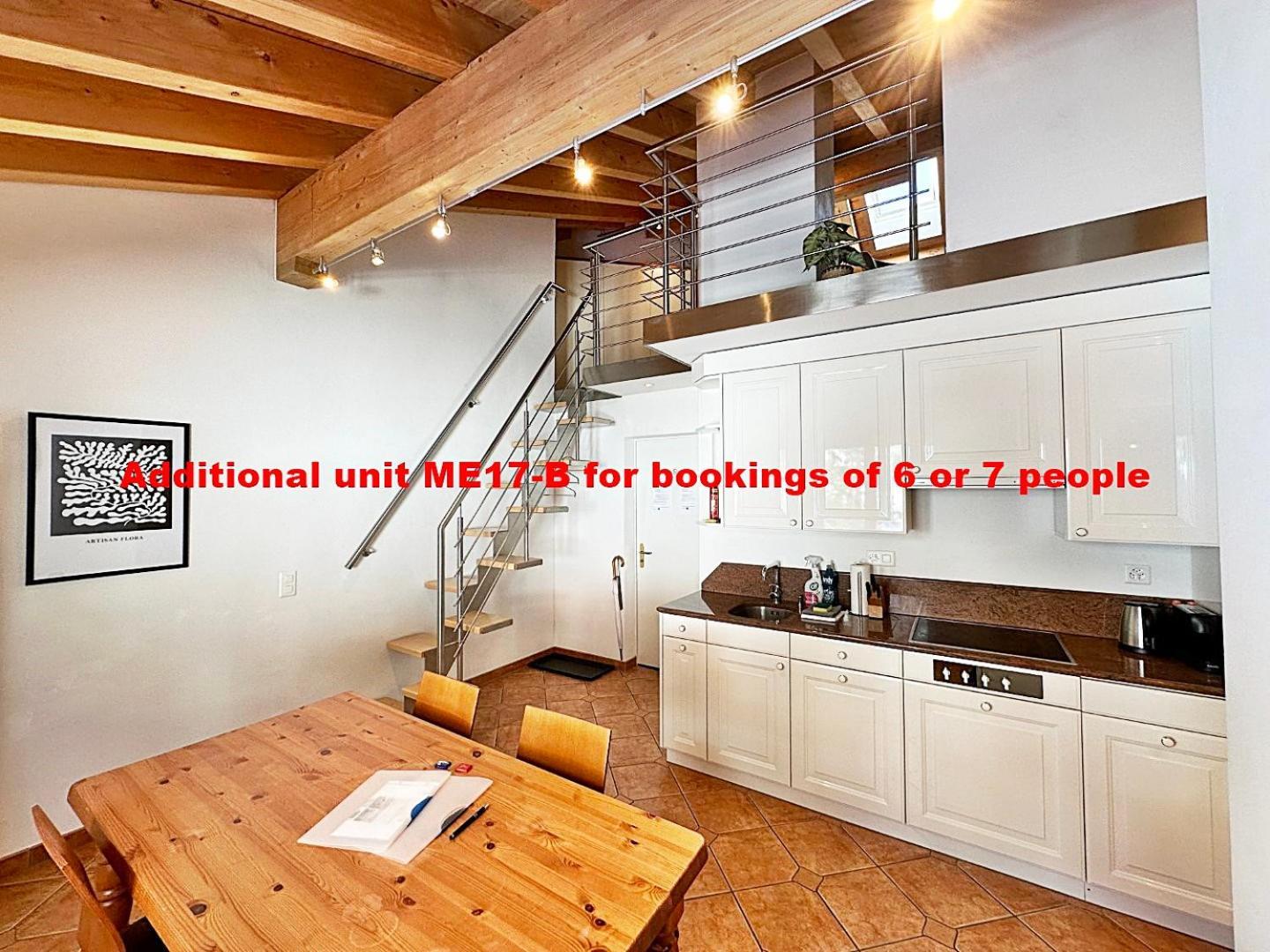 Attika - 85m2, Holz, Ausblick, Mit Garage - Me17-a Appartement